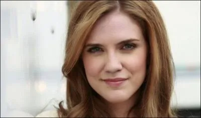 Dans la saison 2, Jenna se transforme en vampire mais dans quel pisode la voit-on se faire tuer par Klaus ?