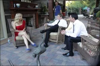 Dans quel pisode, Matt essaye de sortir Caroline de la crypte ?