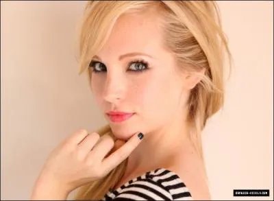 Avec qui Caroline est-elle dj sortie ?