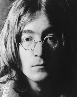 Fondateur des Beatles, il incarne le mouvement pacifiste 'peace and love' des annes 1960 et 1970. 'Imagine' est son plus grand succs commercial en solo. Il est assassin  l'ge de 40 ans :