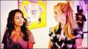 Qui est la meilleure amie d'Elena ?