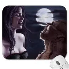 A la fin de la saison 3, Elena devient un ... .