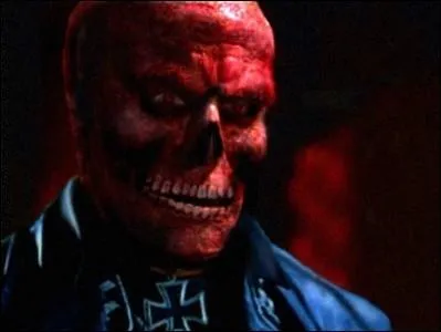 Comment s'appelle le mchant dans le film :  Captain America : First Avenger  ?