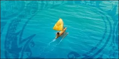 A la fin du film, quel objet symbolique Vaiana dépose-t-elle sur l'édifice de pierre, au sommet de la colline sacrée réservée aux chefs ?