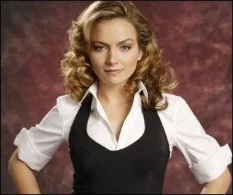 Comment se nomme la rceptionniste de  Mode magazine , aussi camarade de moquerie du personnage prcdent ?