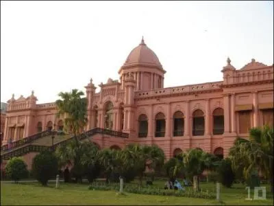 Quel est ce palais devenu aujourd'hui un muse ?