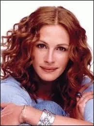 Julia Roberts qui a clat avec fracas dans le film Pretty woman avec sa crinire boucle et rousse, est-elle une vraie rousse ?