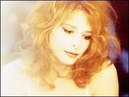 Pourquoi,  une poque, Mylne s'tait-elle teinte en blonde  Los Angeles ?