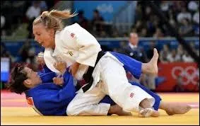 Cette judokate ligeoise a remport la mdaille de bronze en moins de 48kg. Qui a rapport la premire mdaille  la Belgique ?
