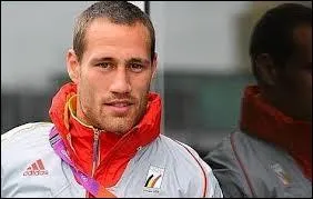 Dans quelle discipline Arnaud Dubois a-t-il reprsent la Belgique ?