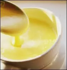 Quelle est cette mulsion chaude de jus de citron et de beurre additionne d'un jaune d'oeuf ?