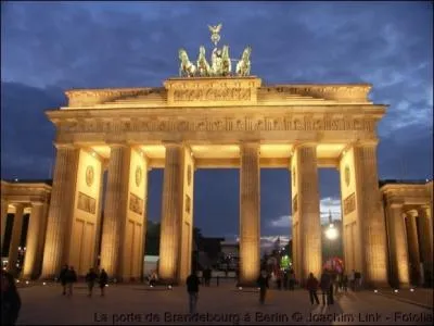O se situe ce monument ? Porte de Brandebourg
