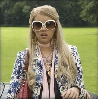 Comment Emma Roberts s'appelle-t-elle dans le film ?