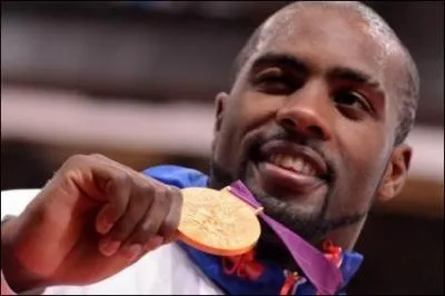 Judoka, je suis quintuple champion du monde en titre dans la catgorie des lourds, je suis...