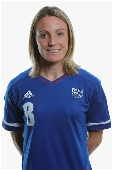 J'ai loup le tir au but qui aurait permis  mon pays d'arracher les qualifications pour la finale face au Japon (ce qui aurait t une premire mdaille pour le football fminin franais). Je suis.