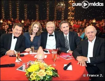 Qui termine l'mission du  Plus grand cabaret  par une grande illusion ?