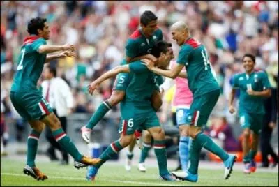 Quelle quipe remporte la mdaille d'or au football chez les hommes ?