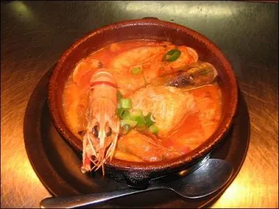 Plat basque  base de fruits de mer qui tire son nom d'un art bien diffrent du culinaire :