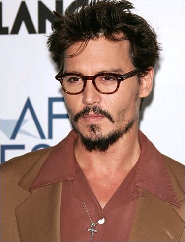 Dans quel film de Wes Craven, Johnny Depp se fait-il liminer ?