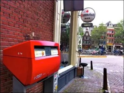 Cette photo a t prise  Amsterdam, ville se trouvant aux :