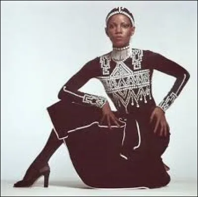 Qui chante"Love addict" ?