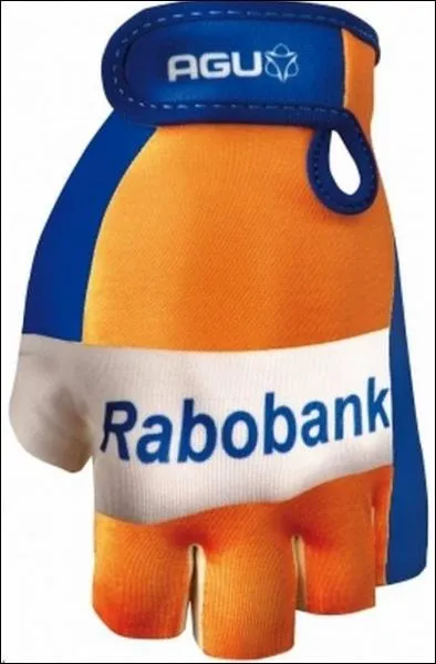 Enfin, ce gant fait rfrence  une quipe venant de quel pays ?