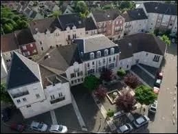 A Courdimanche, le habitants portent le gentil ...