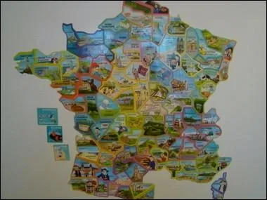 J'allais oublier le lait pour le caf... Et oui, l'adepte du kitsch a la carte complte des magnets sur son frigo. Quelle marque propose de collectionner les magnets des dpartements franais ?