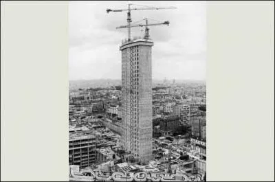 Quel est ce gratte-ciel parisien en construction ?