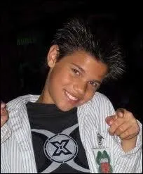 Qui est ce beau gosse ?