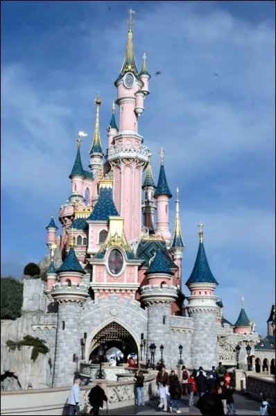 De quel chteau, Walt Disney s'est-il inspir pour crer, celui de la  Belle aux Bois Dormant  ?