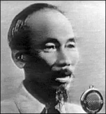 Je suis n en 1890 et mort en 1969. J'ai lutt pour l'indpendance du pays de 1945  1954. Puis en 1959, j'ai dclench une guerre qui durera 16 ans pour runifier le pays. Qui suis-je ?