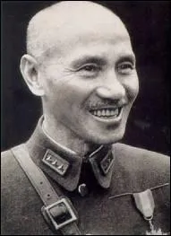 J'ai fond un rgime autoritaire en 1927, j'ai t l'alli des Anglo-Amricains, j'ai perdu la guerre civile en 1949 et j'ai d me rfugier sur une le. Je suis mort en 1975. Qui suis-je ?