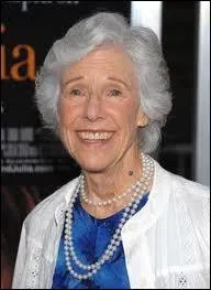 Comment s'appelle la directrice de ce centre ?