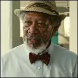 Comment s'appelle le docteur qui fait les proth�ses pour le dauphin ?