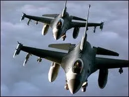 Qui a effectu� le premier vol motoris� contr�l� (en 1903) ?