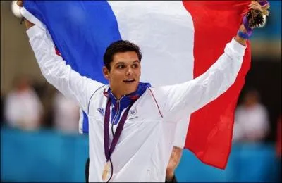 Quelle a t la distance o Florent Manaudou est devenu un champion Olympique,  Londres ?