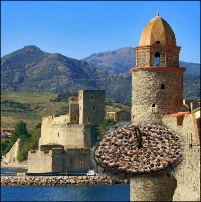 Escargots grills dans leur coquille avec sel, poivre, saindoux et herbes; la cargolade est un plat reprsentatif ... .