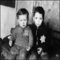 Quelle est la haute distinction honorifique délivrée par l'État d'Israël aux civils qui ont mis leur vie en danger pour sauver des Juifs ?