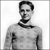 Quel est le nom du jeune militant communiste arrêté par la Gestapo et fusillé à l'âge de 17 ans, connu pour son émouvante dernière lettre à ses parents ?