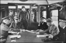 À quel titre le maréchal Philippe Pétain a-t-il accepté l'armistice du 22 juin 1940 à Rethondes ?