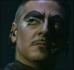 Qui joue Frollo dans la version italienne de la comdie musicale  Notre-Dame de Paris  ?