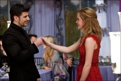 Viktor Krum est prsent au mariage de Bill et Fleur