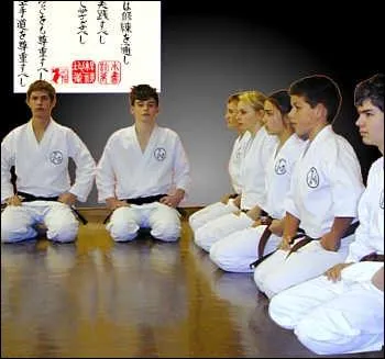 Pour s'asseoir dans le dojo, comment s'appelle la position agenouille ?