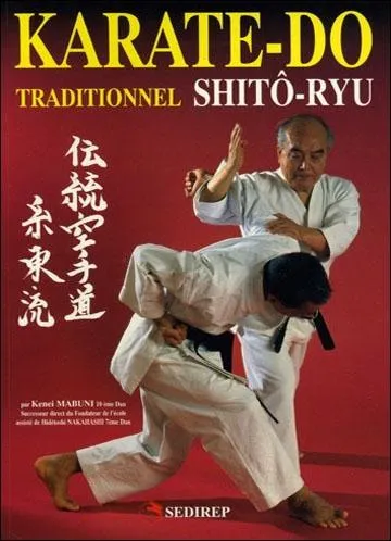 Combien le  Shito-ryu  comporte-t-il de katas environ et officiellement ?