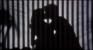 Qui Katey embrasse-t-elle ?