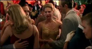 James invite Katey dans un club de danse samedi soir; lequel ?