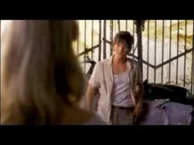 Quelle solution Katey propose-t-elle  Javier pour qu'il gagne un peu d'argent ?