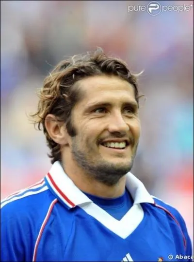 De 92  2004 Bixente Lizarazu fut l'un des dfenseurs de l'quipe de France de foot, avec laquelle il participa  la Coupe du monde 98. Dans quel club franais joua-t-il de 87  96 ?