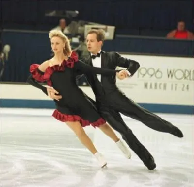 Comment s'appelait la partenaire avec laquelle le patineur Pascal Lavanchy a t champion de France en 93, 94 et 95 ?